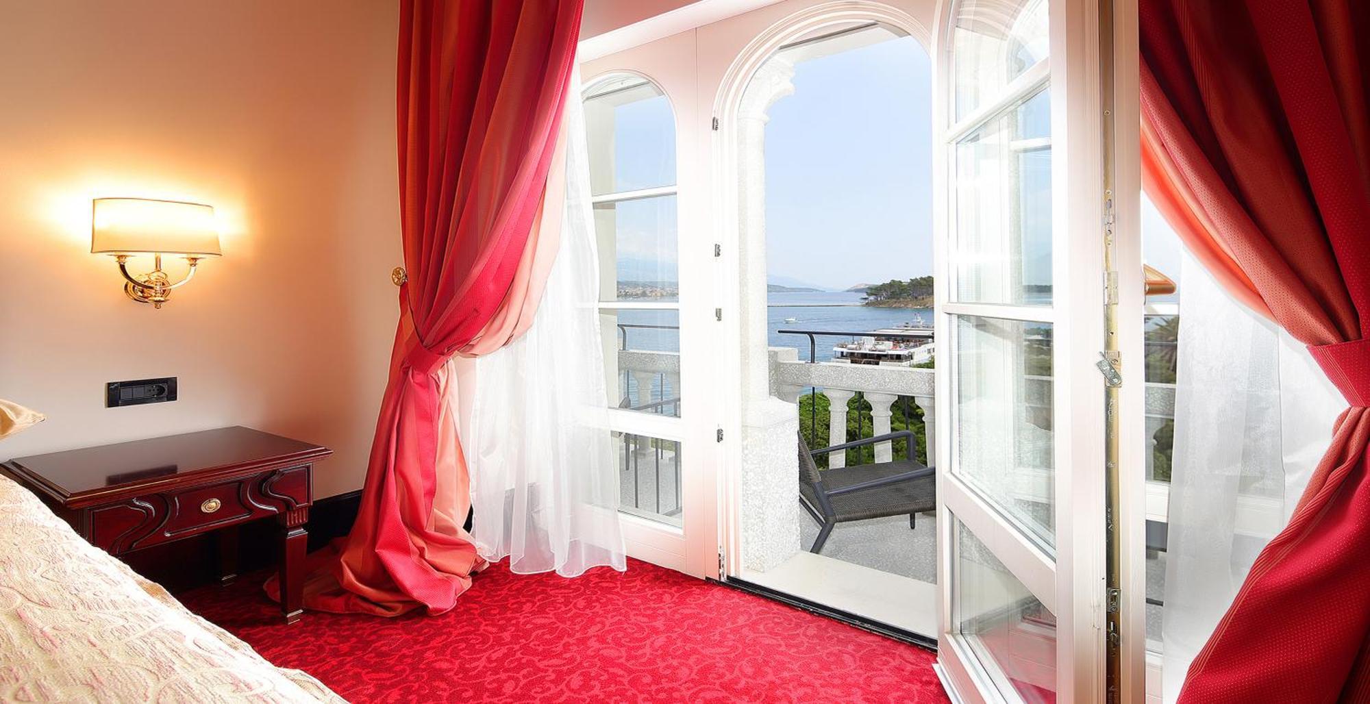 Camera Familiare Deluxe con Balcone (2+2)