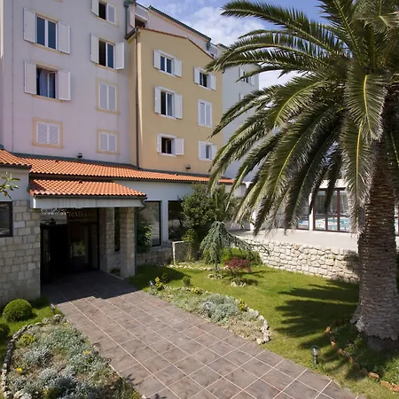 Hotel International-2